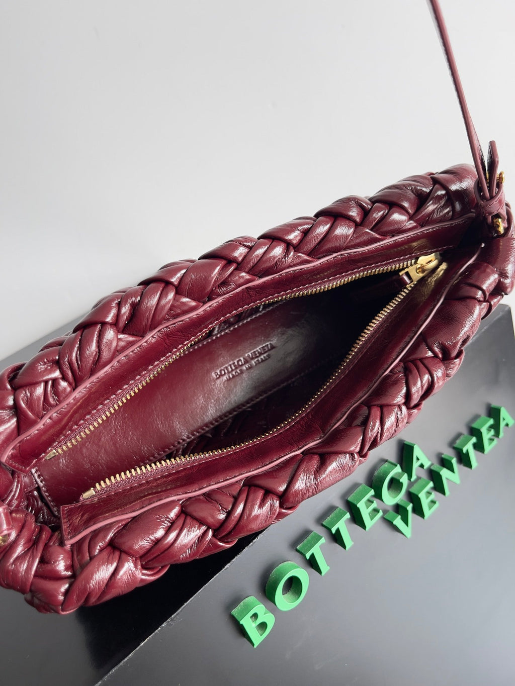 KELIMERO CHA-CHA CLUTCH 28.5 IN BURGUNDY LAMBSKIN