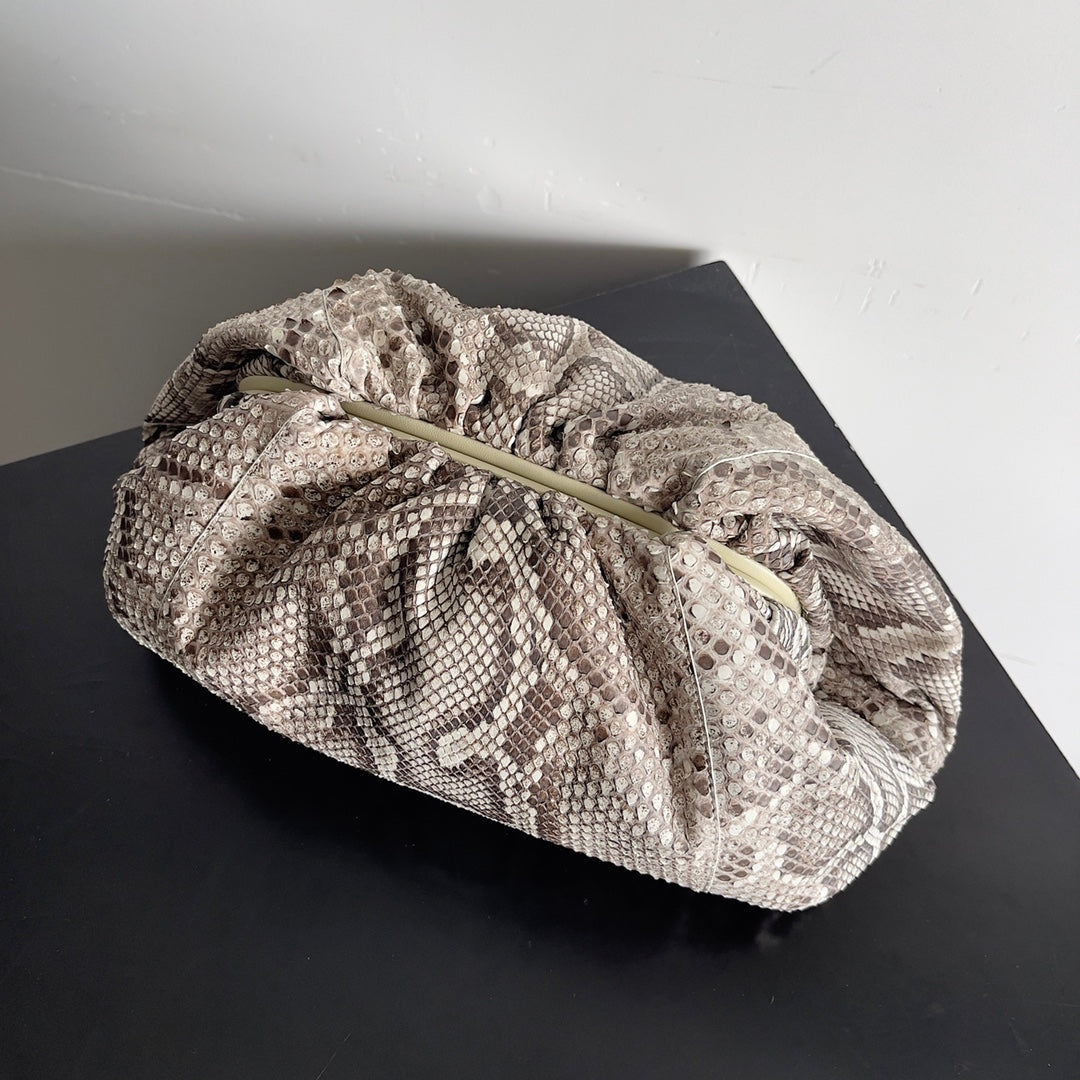 POUCH CLUTCH 38 IN SNAKE PATTERN CALFSKIN
