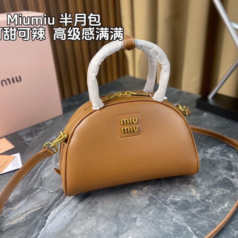HALF - MOON BAG 23 IN CARAMEL BROWN CALFSKIN