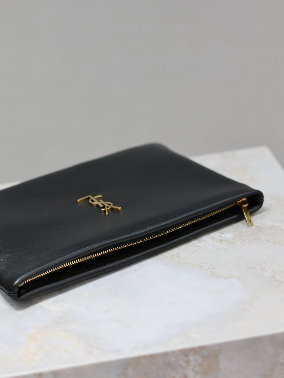 CALYPSO SMALL POUCH 23 IN BLACK SMOOTH LAMBSKIN