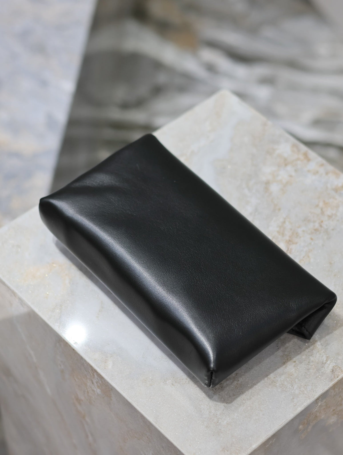 ENVELOPE CLUTCH 21 IN BLACK CALFSKIN
