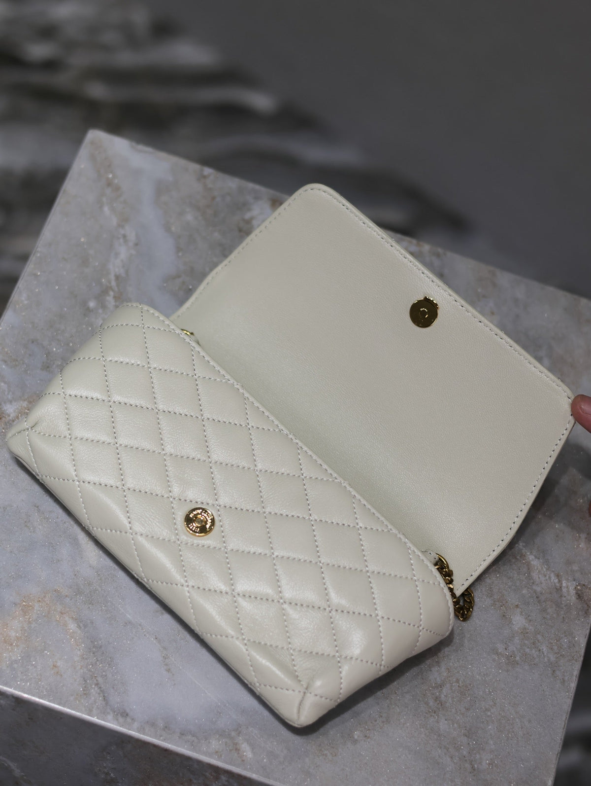 YSL 25S SAINT LAURENT GABY 19 IN BLANC VINTAGE QUILTED CALFSKIN GOLD HARDWRE