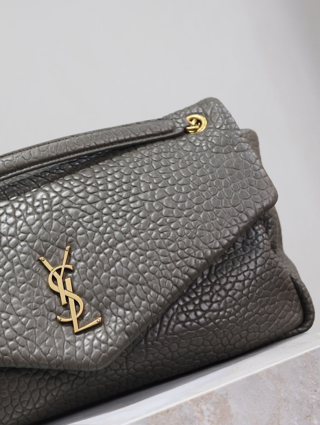 YSL 25S CALYPSO BAG 38 IN ARMY GREEN GRAINED LAMBSKIN GOLD HARDWRE