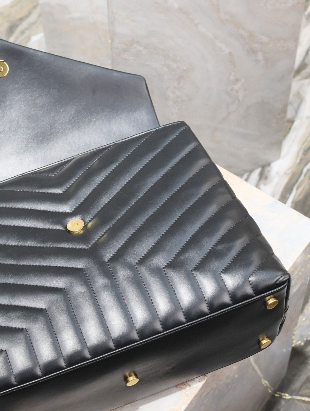 LOULOU LARGE 36 IN BLACK QUILTED CALFSKIN GOLD HARDWARE
