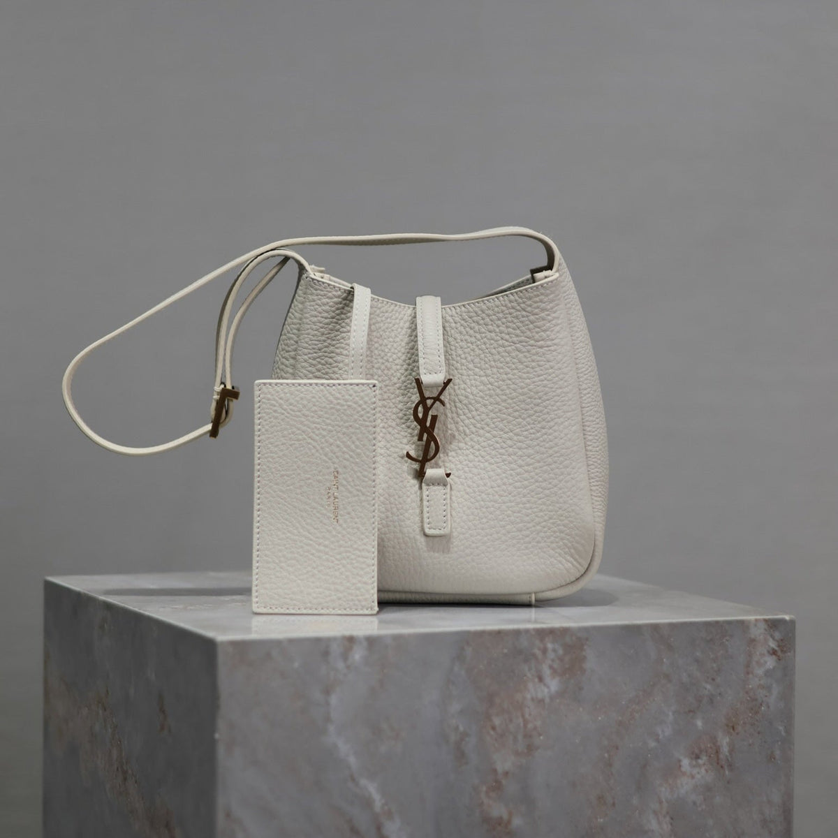 YSL 25S LE 5 À 7 BAG 16 IN BLANC VINTAGE GRAINED CALFSKIN GOLD HARDWRE