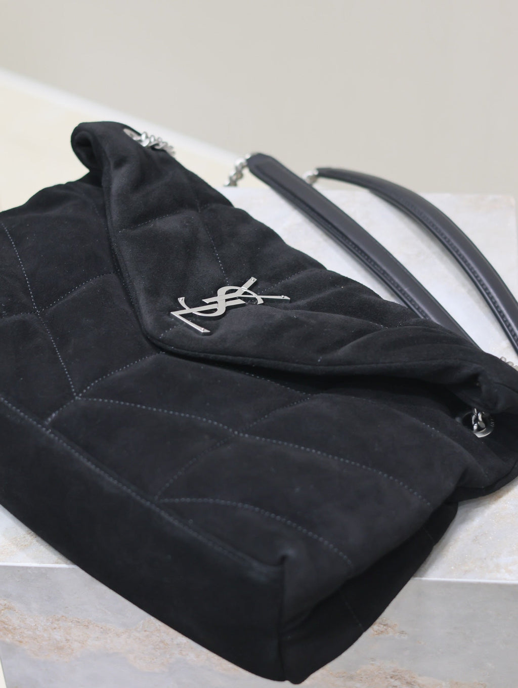 YSL 25S LOULOU PUFFER GM 35 IN BLACK SUEDE SILVER HARDWRE