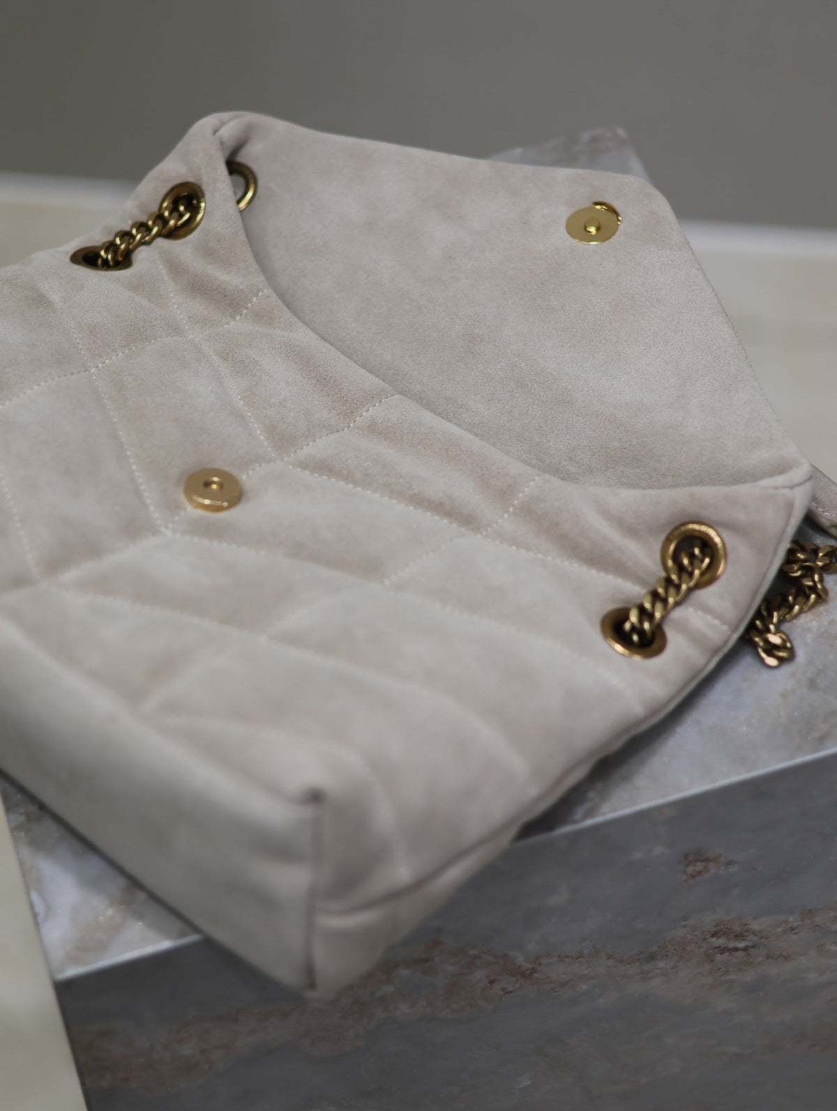 YSL 25S LOULOU PUFFER MM 29 IN SMOKEY TAUPE SUEDE GOLD HARDWRE