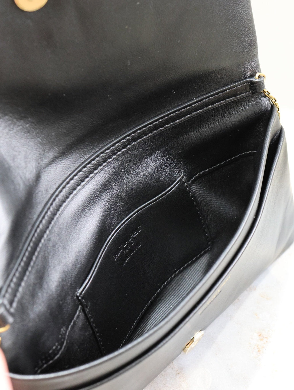 CALYPSO POUCH 24 IN BLACK LAMBSKIN GOLD LOGO