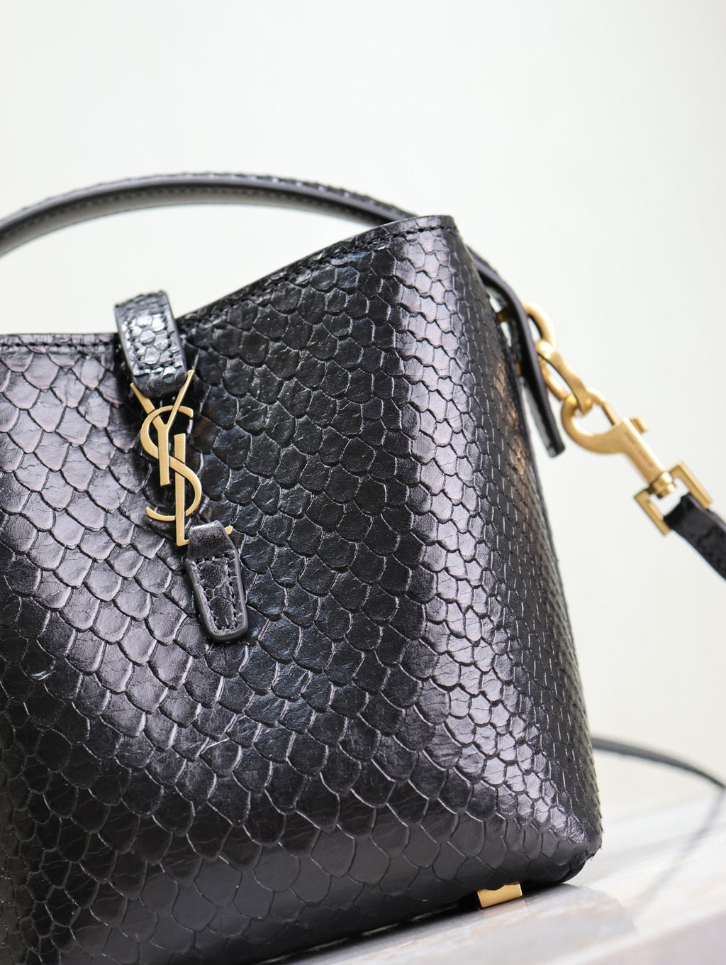 LE 37 MINI BAG 15 IN BLACK SNAKE PATTERN CALFSKIN