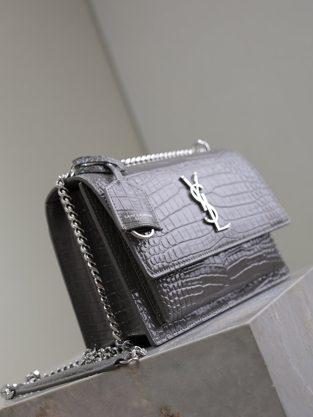YSL 25S SUNSET MEDIUM 22 IN DARK GRAY CROCODILE-EMBOSSED SHINY CALFSKIN SILVER HARDWRE