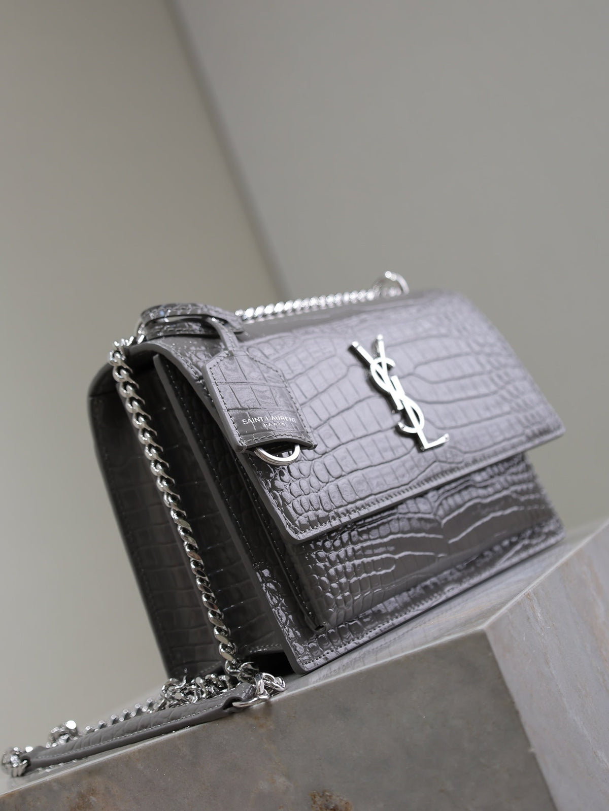 YSL 25S SUNSET MEDIUM 22 IN DARK GRAY CROCODILE-EMBOSSED SHINY CALFSKIN SILVER HARDWRE