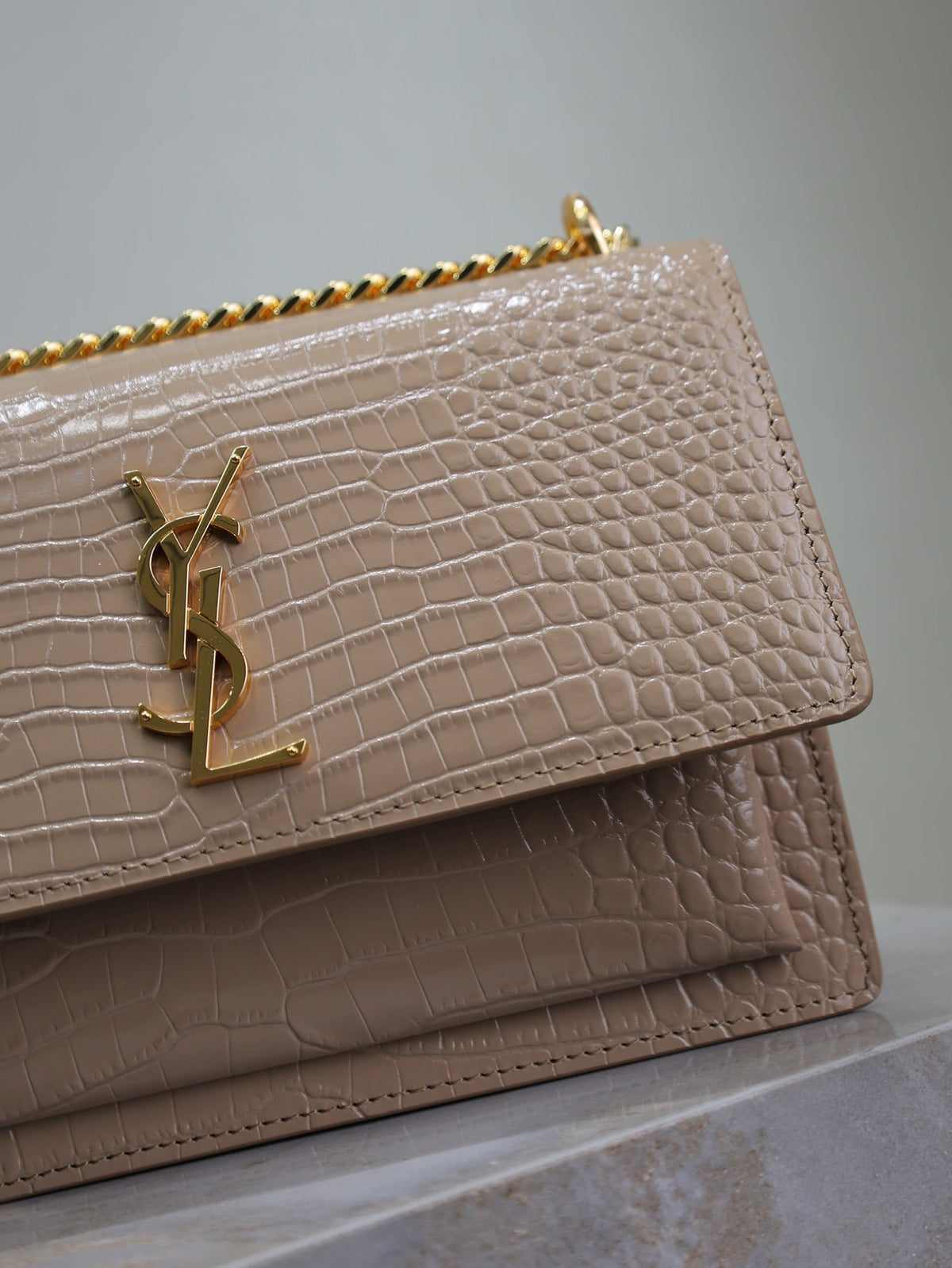 YSL 25S SUNSET MEDIUM 22 IN NUDE CROCODILE-EMBOSSED SHINY CALFSKIN GOLD HARDWARE