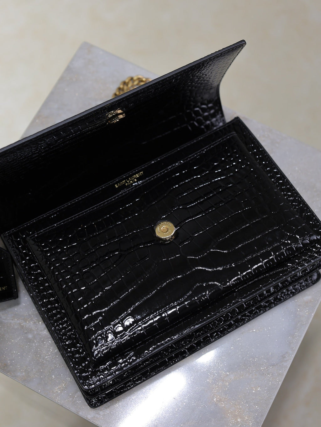 YSL 25S SUNSET MEDIUM 22 IN BLACK CROCODILE-EMBOSSED SHINY CALFSKIN GOLD HARDWARE