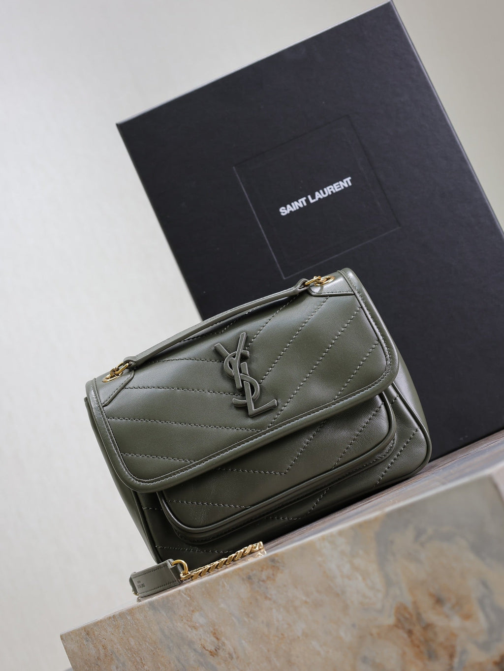 NIKI BABY 22 IN UNIFORM GREEN LAMBSKIN GOLD CHAIN