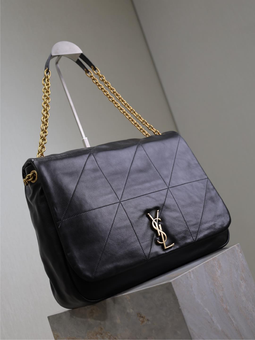 JAMIE 4.3 LARGE BAG 43 IN BLACK LAMBSKIN GOLD HARDWARE