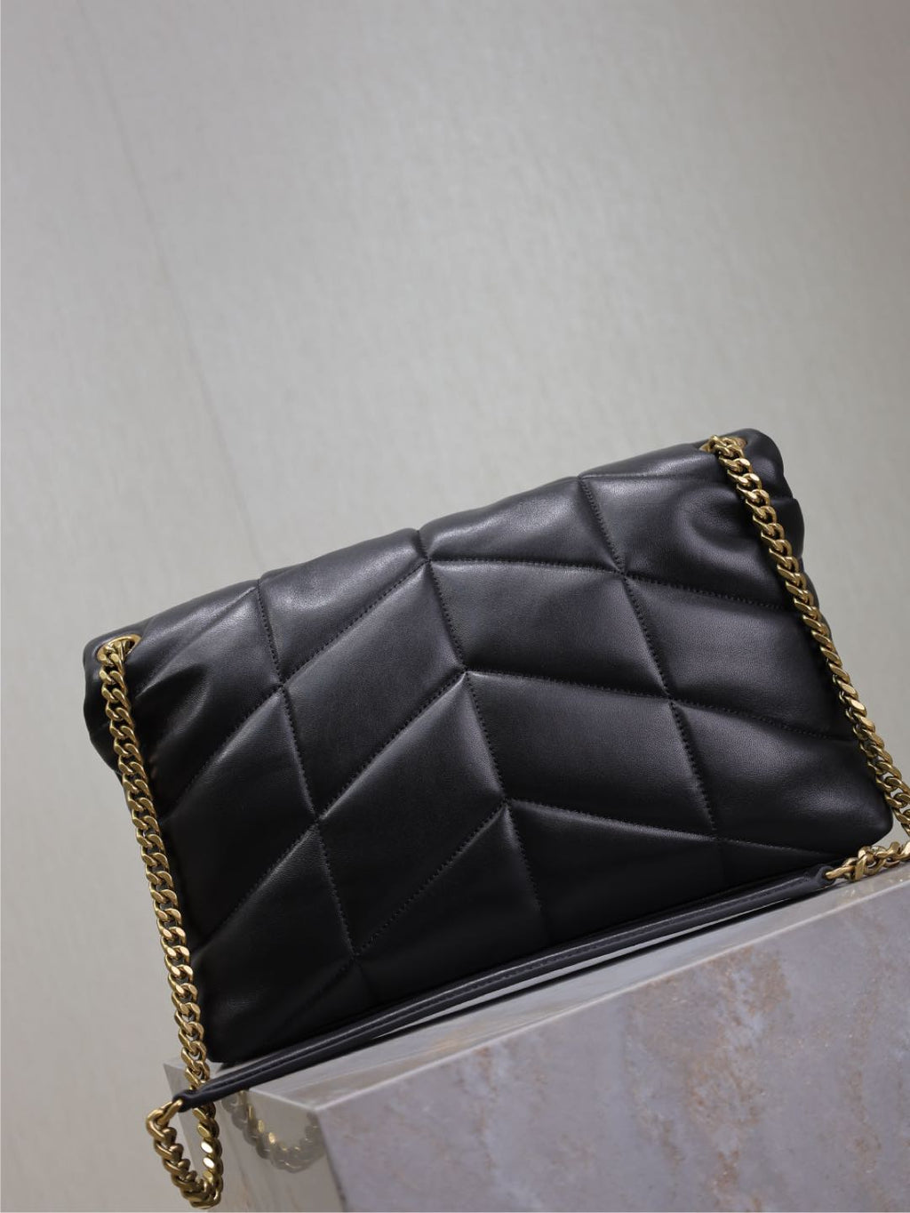 YSL 25S LOULOU PUFFER GM 35 IN BLACK CALFSKIN GOLD HARDWRE