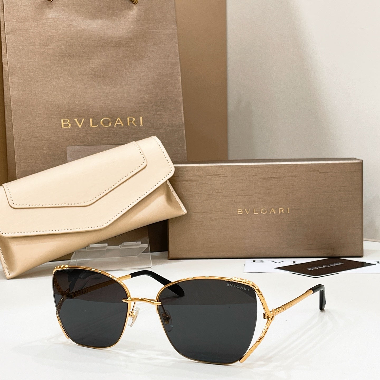 Bvlgari BV40081U Sunglasses