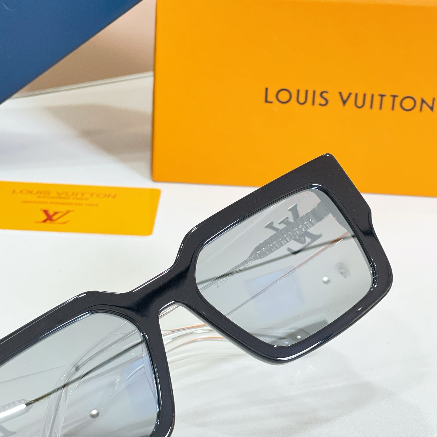 Louis Vuitton Z1579E Sunglasses