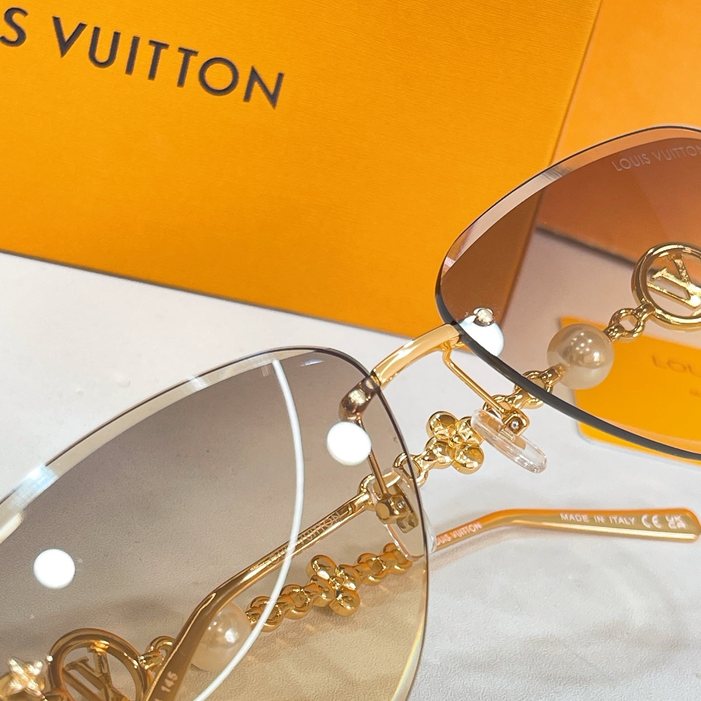 Louis Vuitton Z3318U Sunglasses