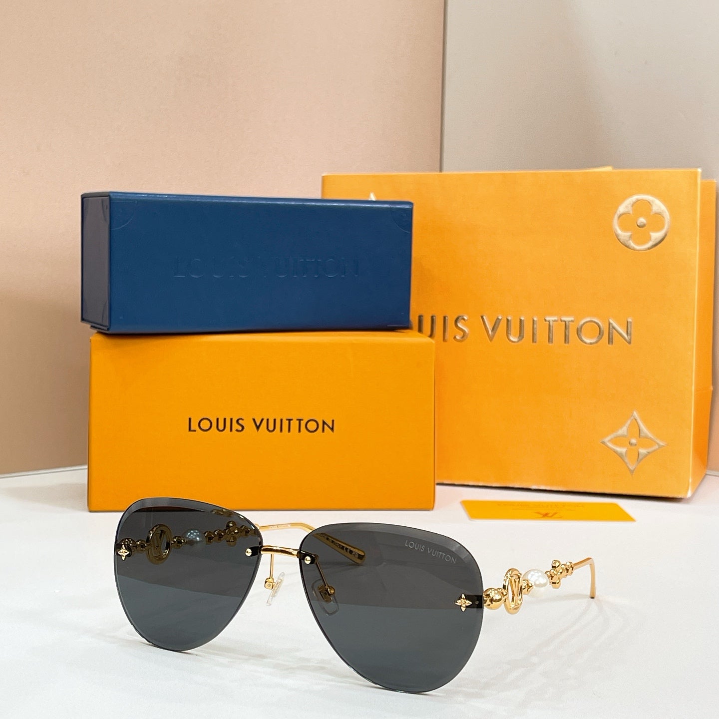 Louis Vuitton Z3318U Sunglasses