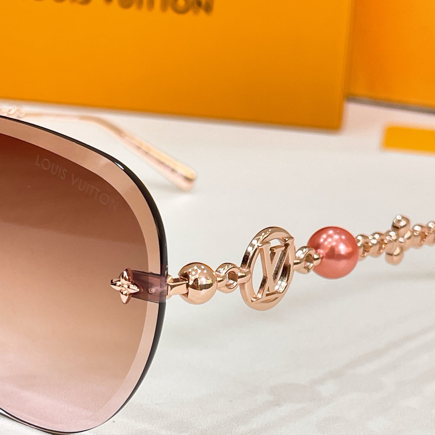 Louis Vuitton Z3318U Sunglasses
