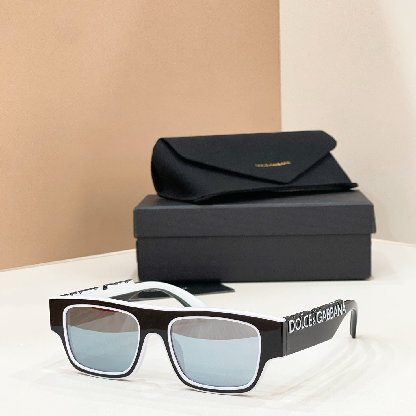 Gentle Monster DX 6011 Sunglasses