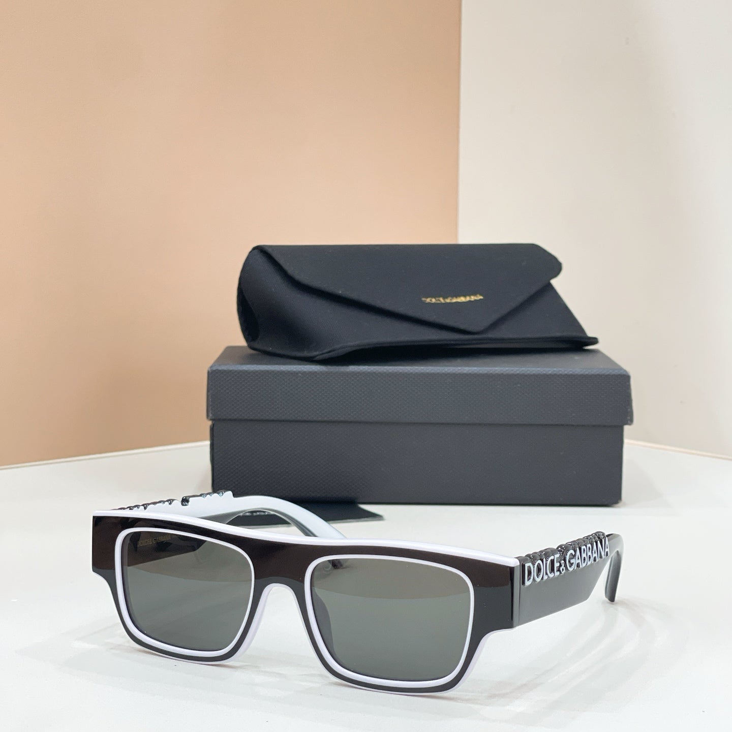 Gentle Monster DX 6011 Sunglasses