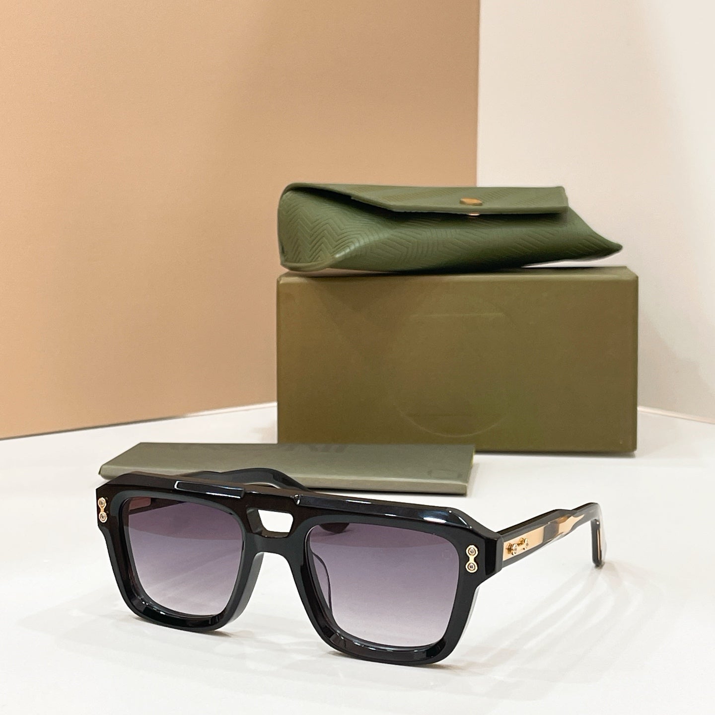 Akoni AKS-531 Sunglasses