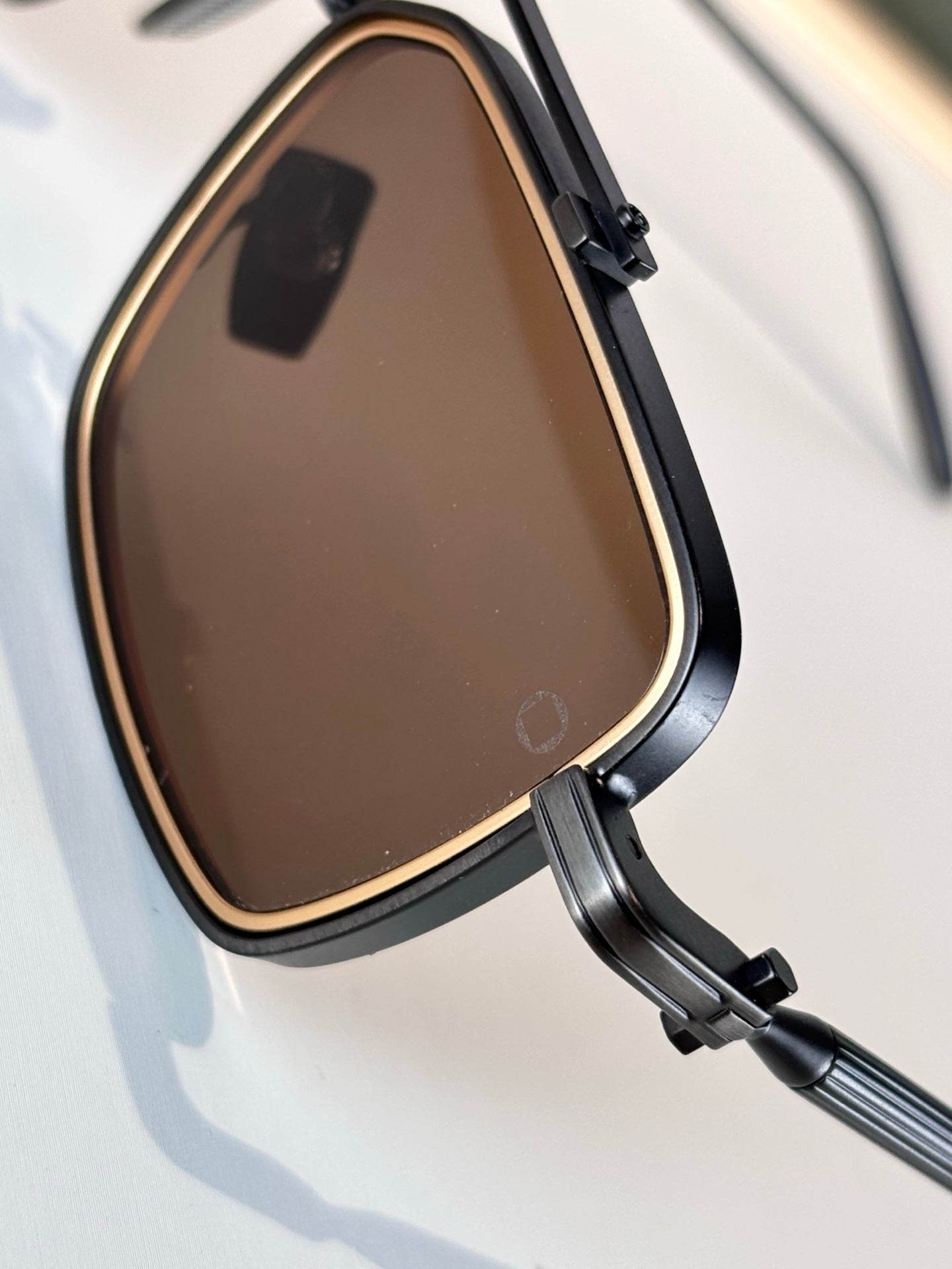 Akoni AKS-304A Sunglasses