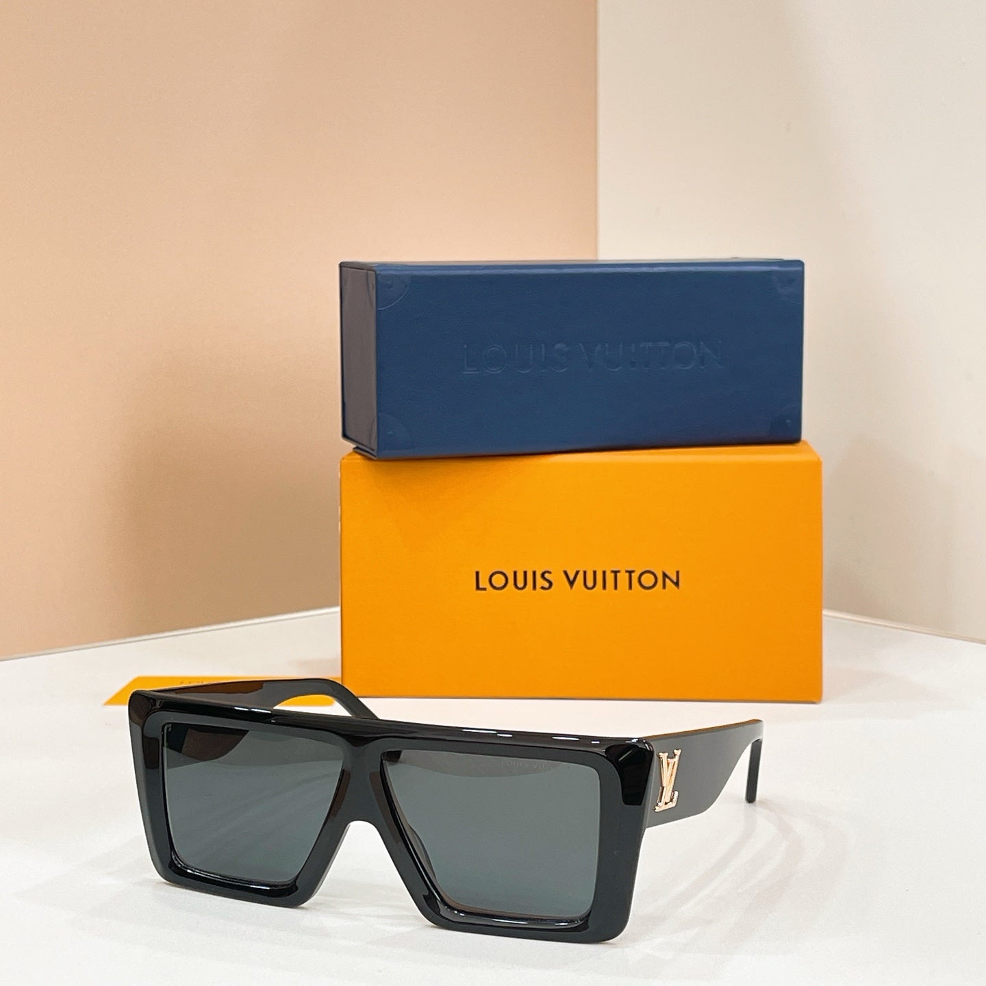 Louis Vuitton Z2916 Eyeglasses