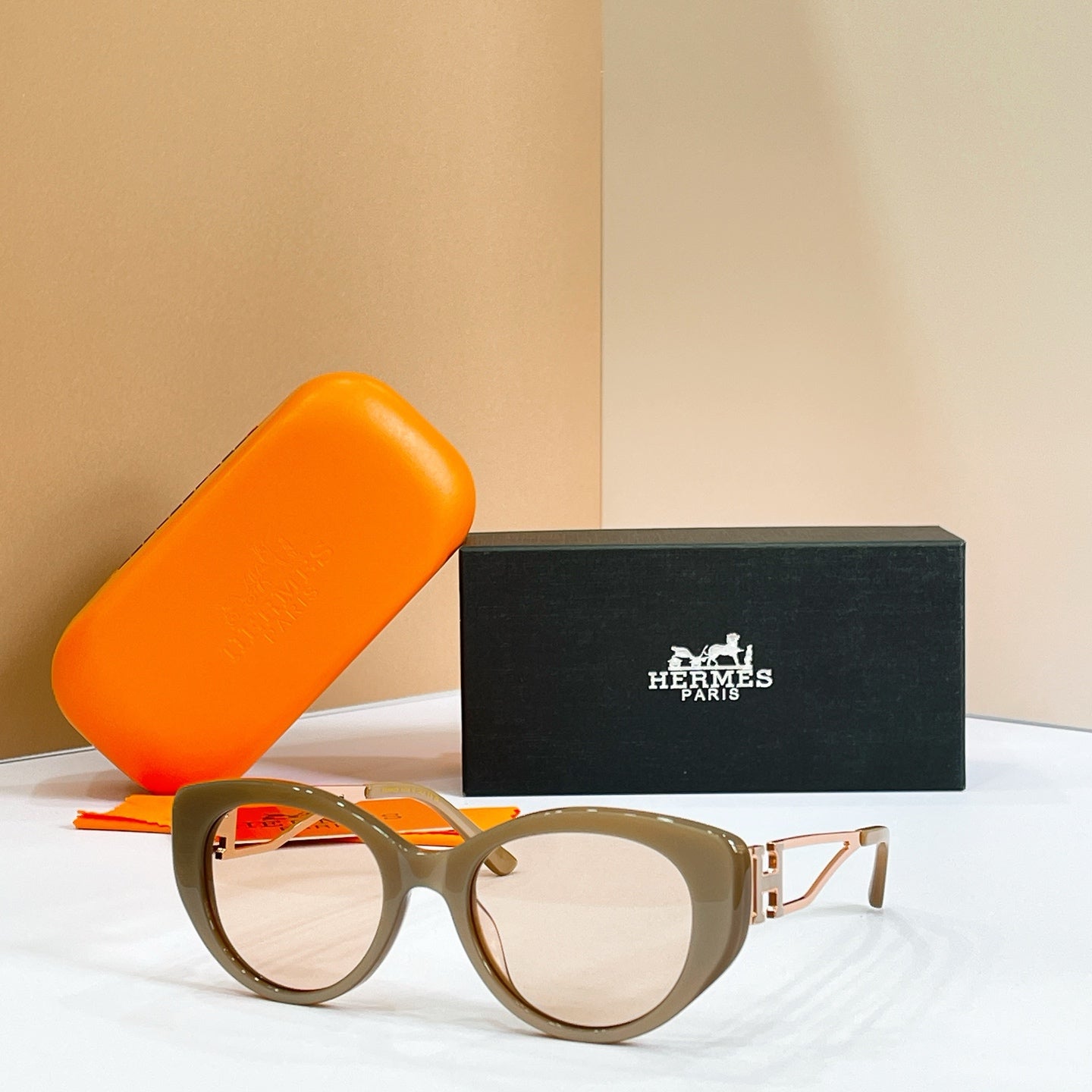 Hermès H8125S Sunglasses