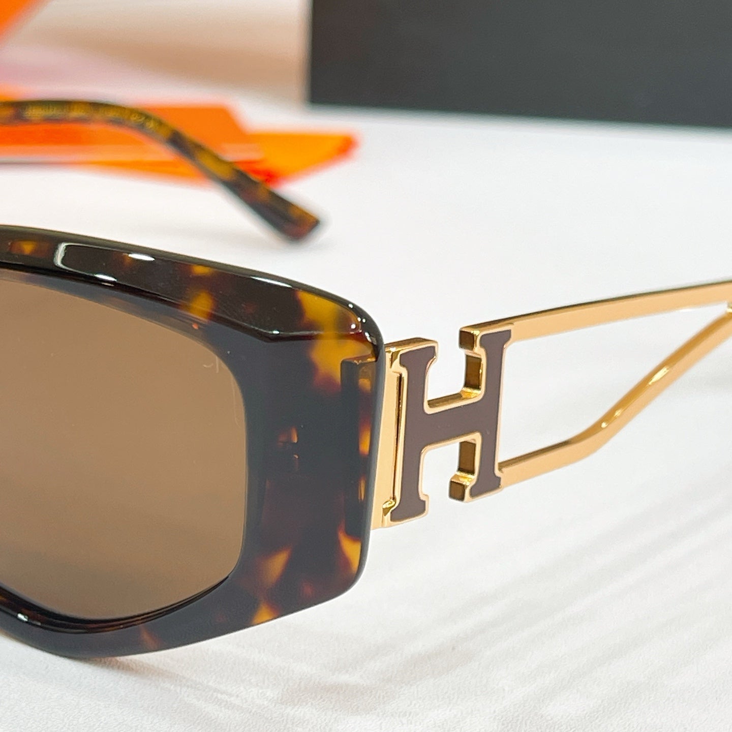 Hermès H8126S Sunglasses